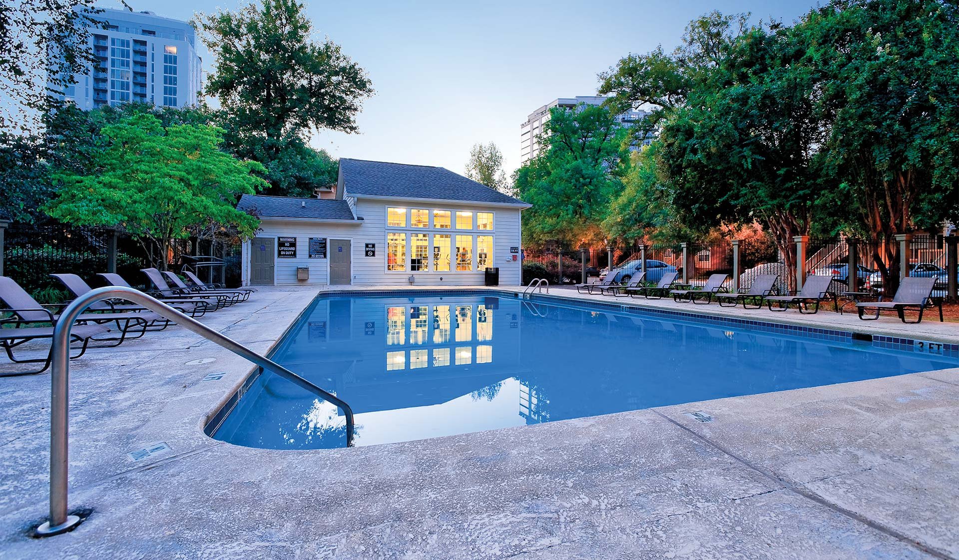 Pool at Peachtree Park (4 of 4)